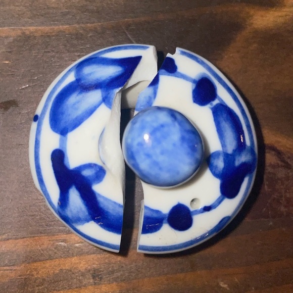 Vintage Canton China Doughnut Shaped Teapot. Hand painted porcelain - Picture 11 of 12